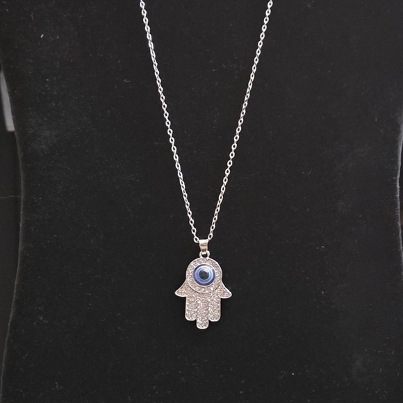 NWOT Silver Hamsa Pendant Necklace with Blue Eye - Picture 3 of 4